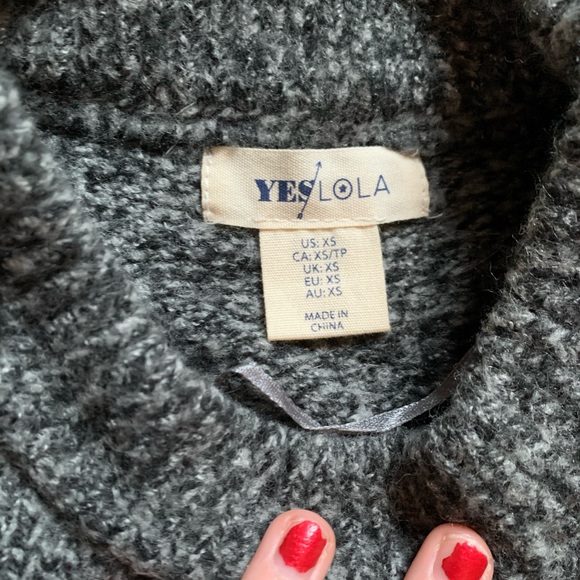 Super cute cropped sweater - Picture 2 of 3